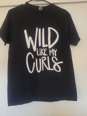 Wild Like My Curls Graphic Tee Black Cotton T-Shirt Women’s Medium